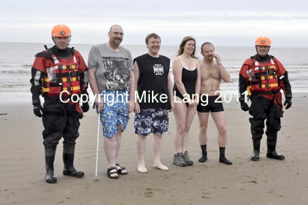 MJL010112_NEWYEARSWIM 002