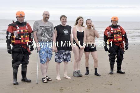 MJL010112_NEWYEARSWIM 003