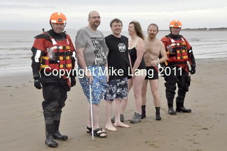 MJL010112_NEWYEARSWIM 007