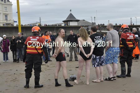 MJL010112_NEWYEARSWIM 017