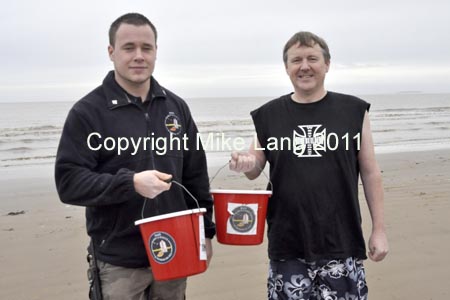 MJL010112_NEWYEARSWIM 023