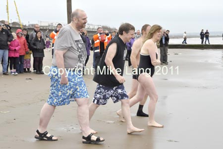 MJL010112_NEWYEARSWIM 029