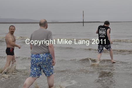 MJL010112_NEWYEARSWIM 031