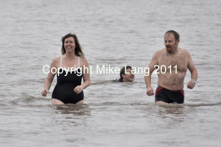 MJL010112_NEWYEARSWIM 037