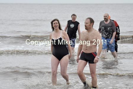 MJL010112_NEWYEARSWIM 046