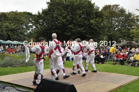 MJL020912_FOLKPARK 025