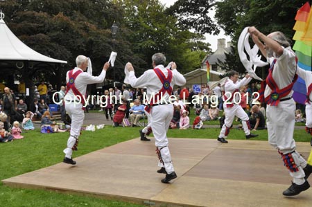 MJL020912_FOLKPARK 033