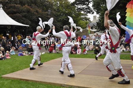 MJL020912_FOLKPARK 034