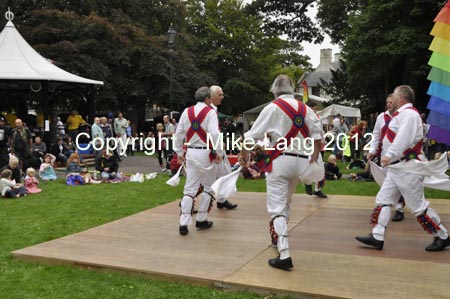 MJL020912_FOLKPARK 036