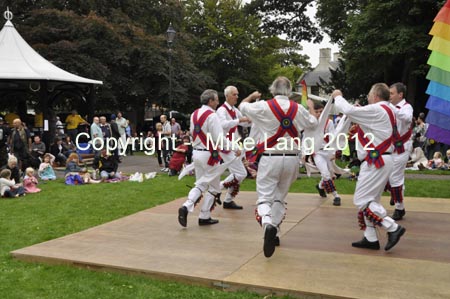 MJL020912_FOLKPARK 037