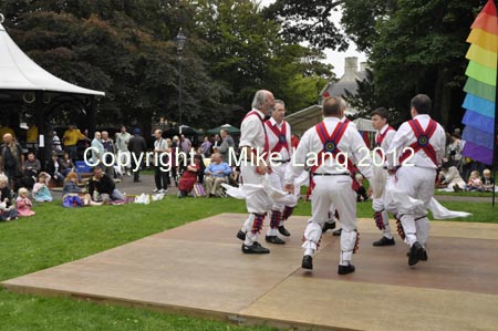 MJL020912_FOLKPARK 039