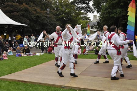 MJL020912_FOLKPARK 040