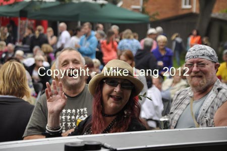 MJL020912_FOLKPARK 042