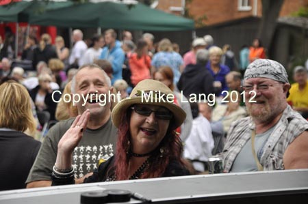 MJL020912_FOLKPARK 043