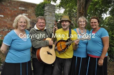 MJL020912_FOLKPARK 066