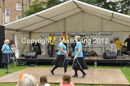 MJL020912_FOLKPARK 078