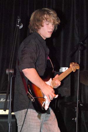 MJL201007_JAGGER 167