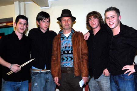 MJL201007_JAGGER 220