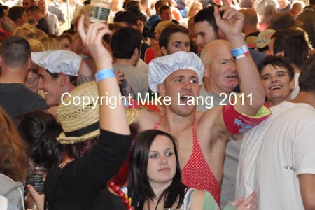 MJL090711_NEWTSAT 698