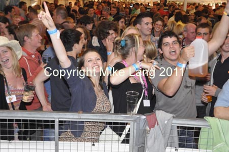 MJL090711_NEWTSAT 700