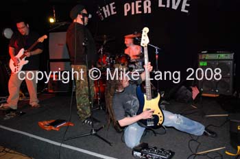 MJL081108_PIER 213