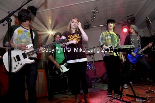MJL300410_TCTGIG 166