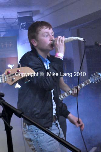 MJL300410_TCTGIG 293
